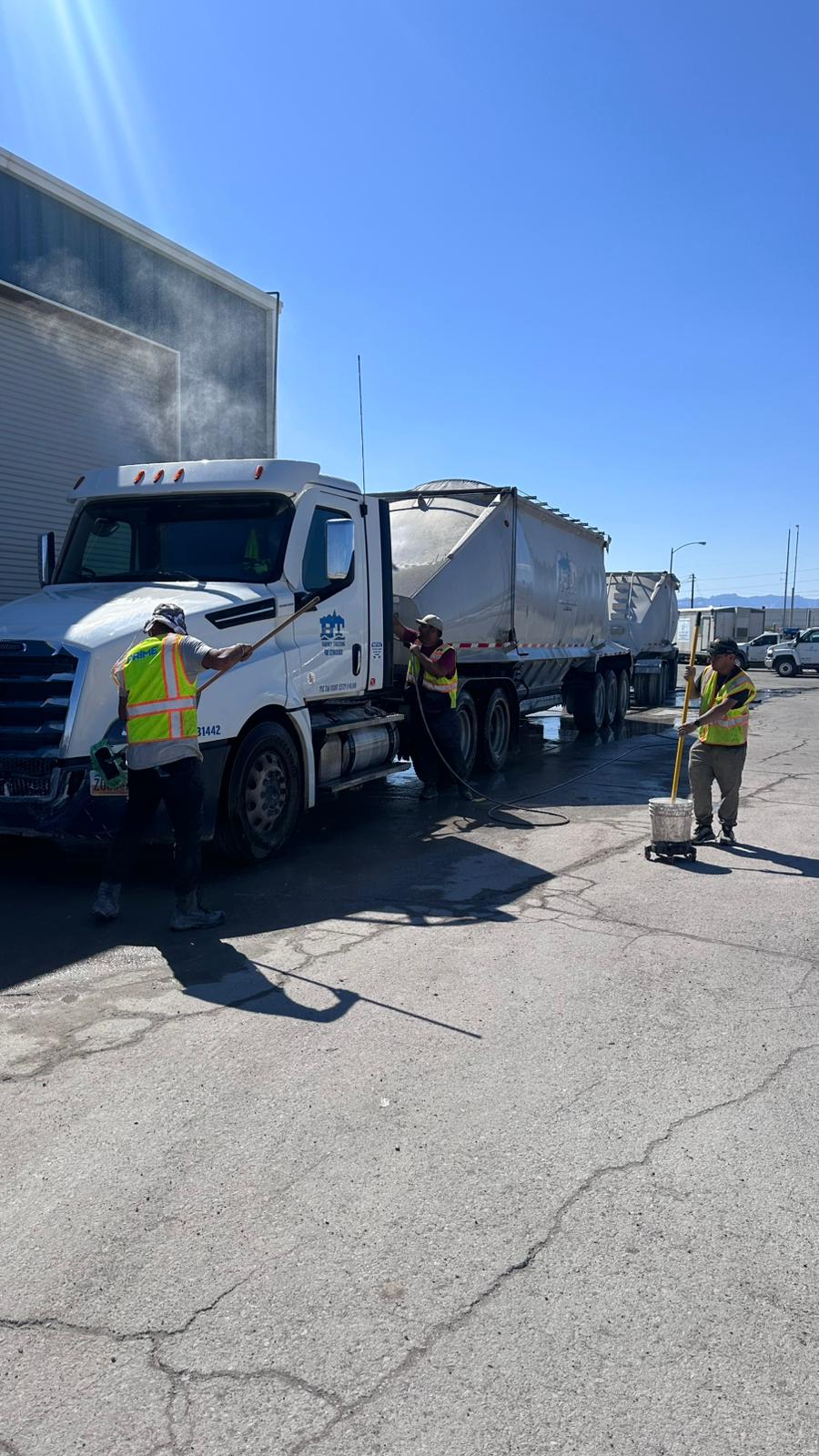 Fleet Washing Services – Fast, Affordable, Reliable!