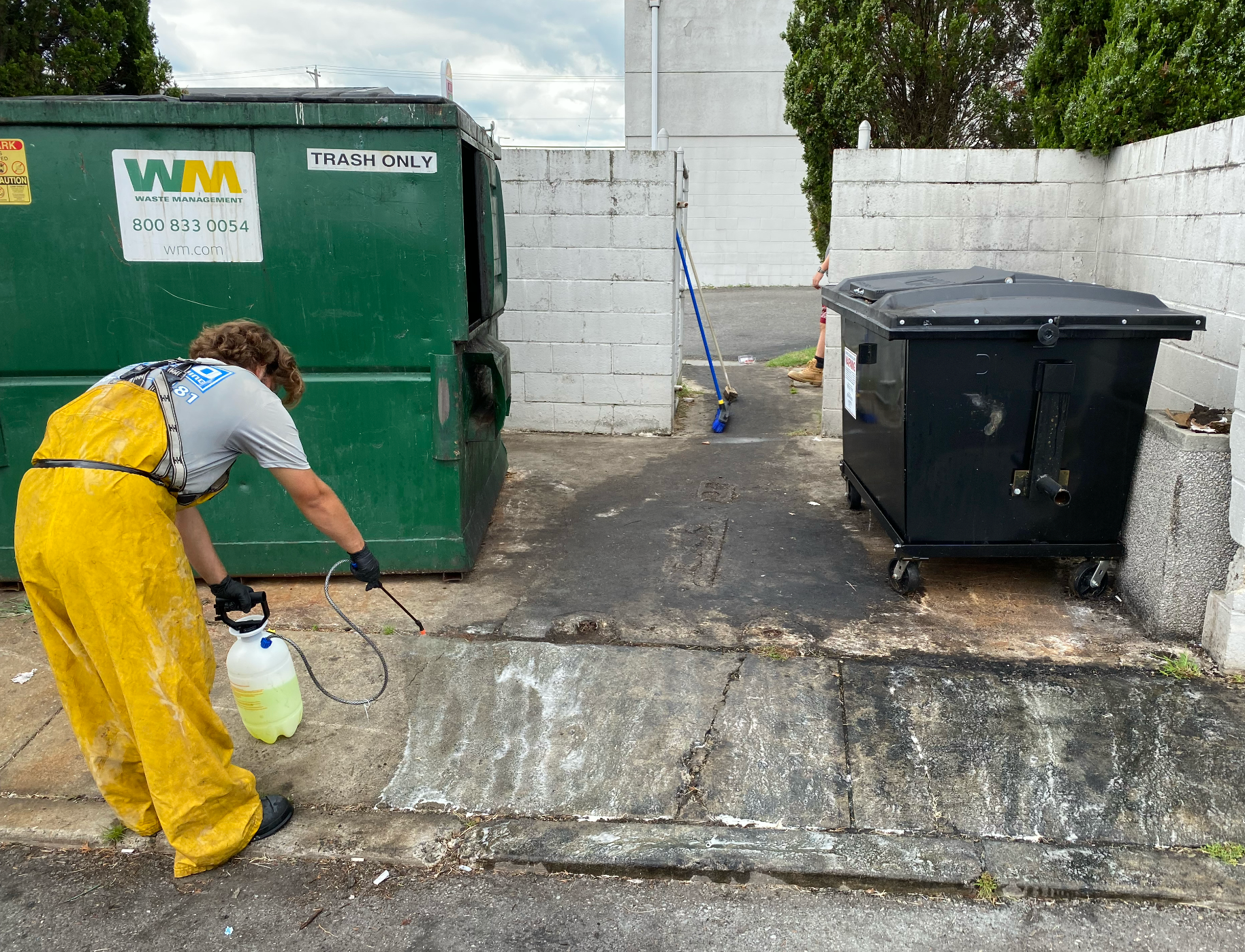 Dumpster pad cleaning and sanitization Las Vegas