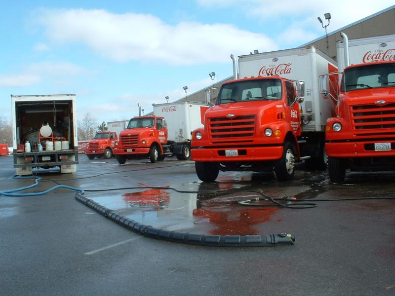 Box truck and delivery van fleet washing