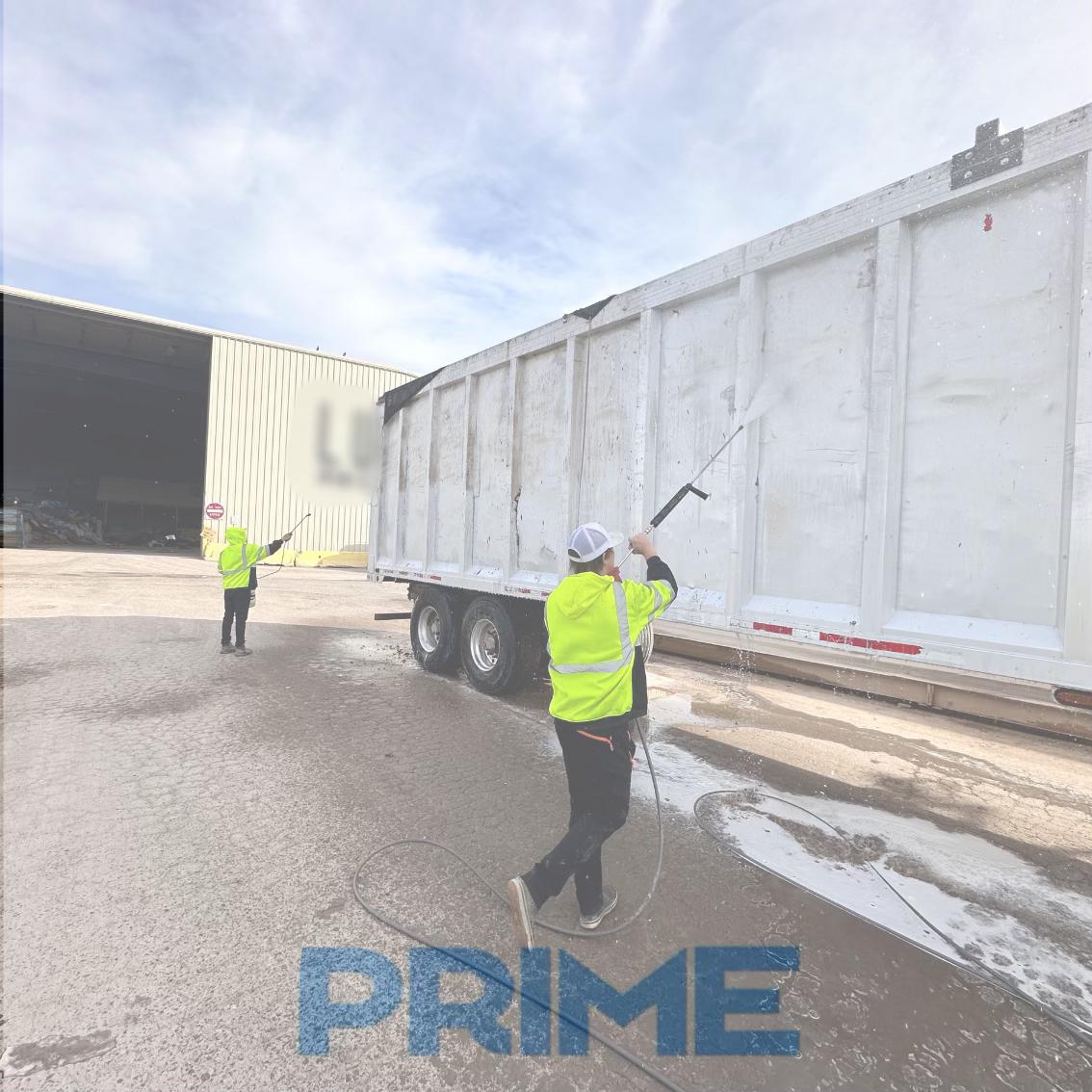 Prime fleet washing commercial vehicles on-site